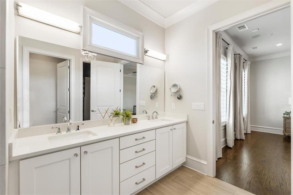 128 Grand Crescent