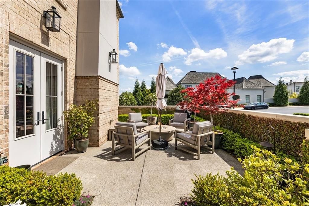 128 Grand Crescent