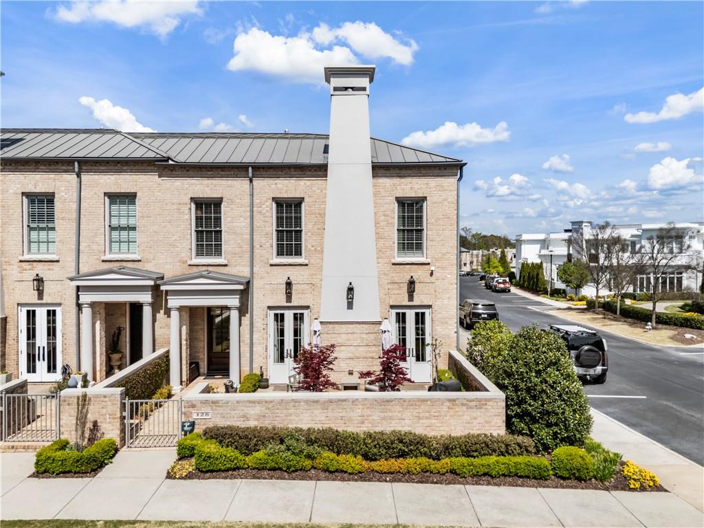 128 Grand Crescent