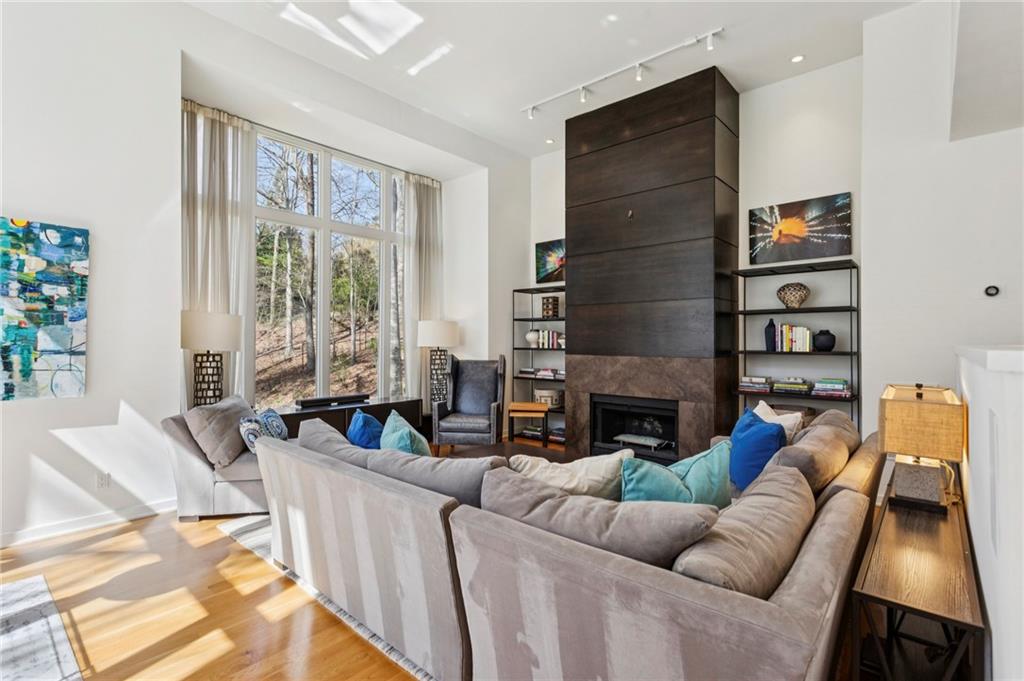 4406 N Elizabeth Lane SE