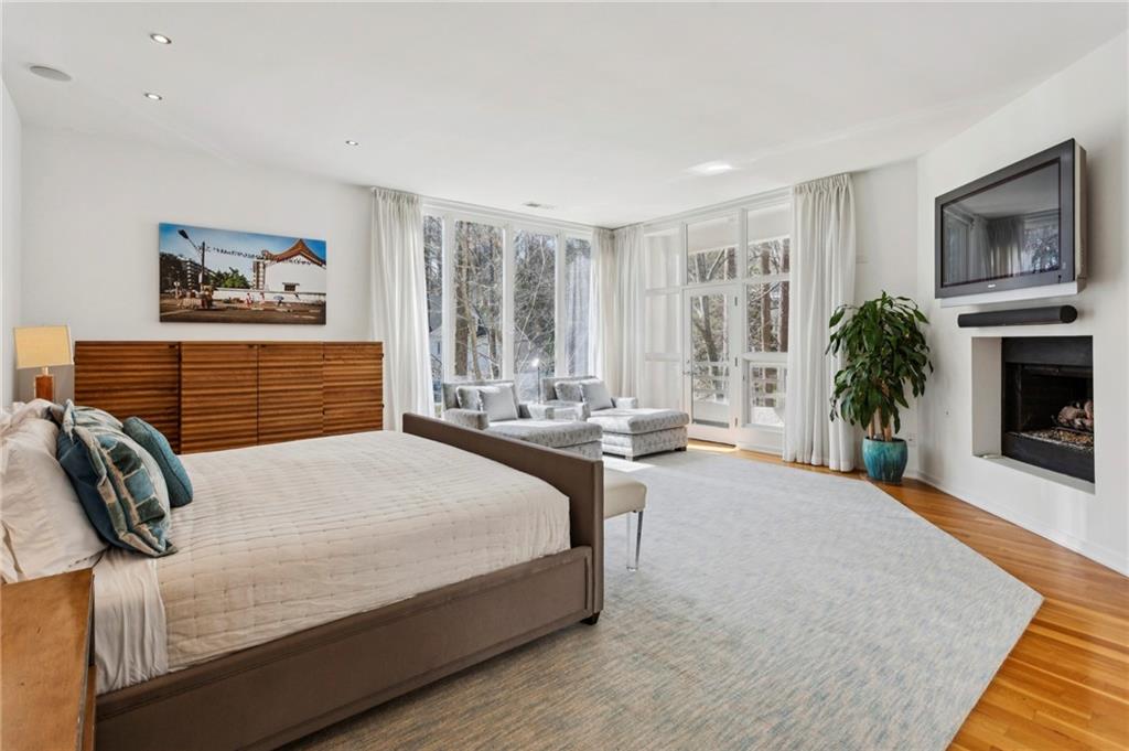 4406 N Elizabeth Lane SE