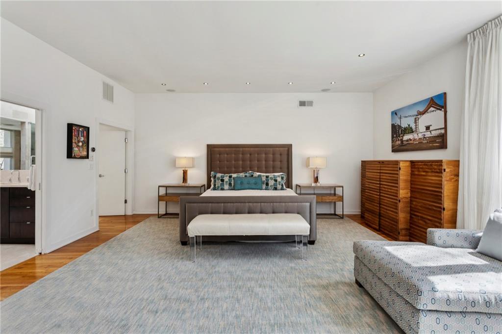 4406 N Elizabeth Lane SE