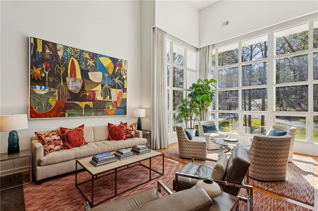 4406 N Elizabeth Lane SE