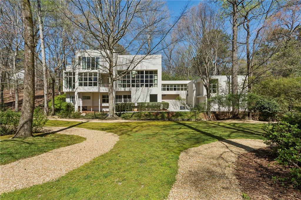 4406 N Elizabeth Lane SE