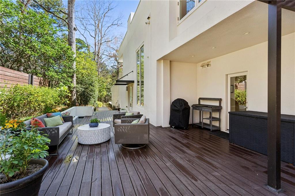 4406 N Elizabeth Lane SE