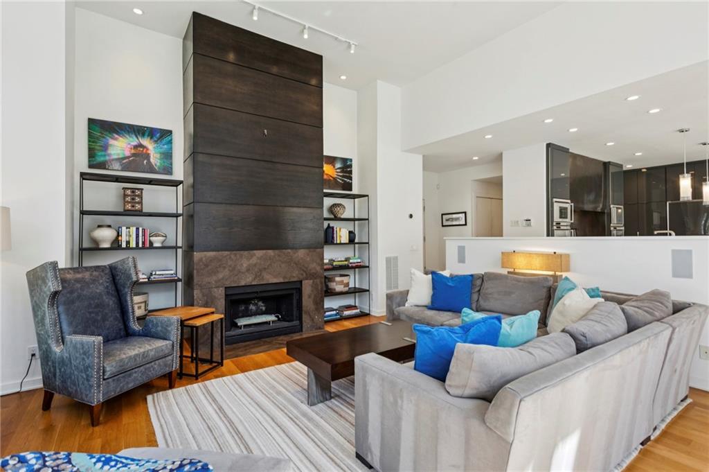 4406 N Elizabeth Lane SE