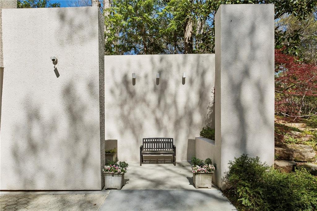 4406 N Elizabeth Lane SE