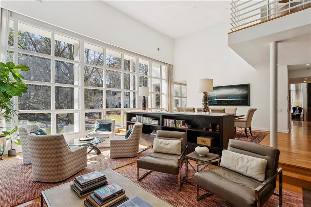 4406 N Elizabeth Lane SE