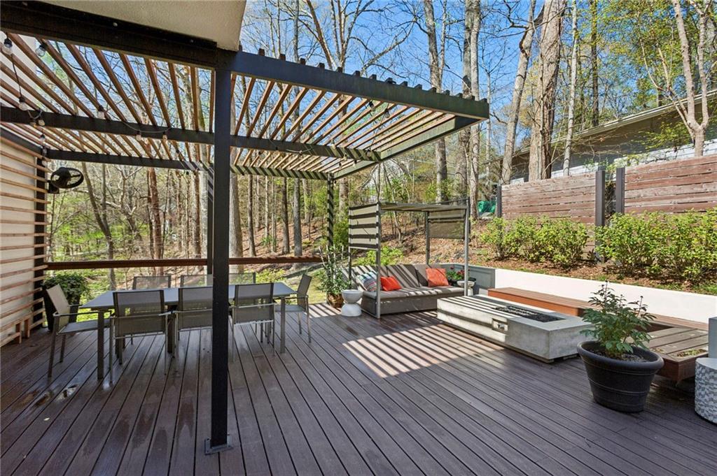 4406 N Elizabeth Lane SE