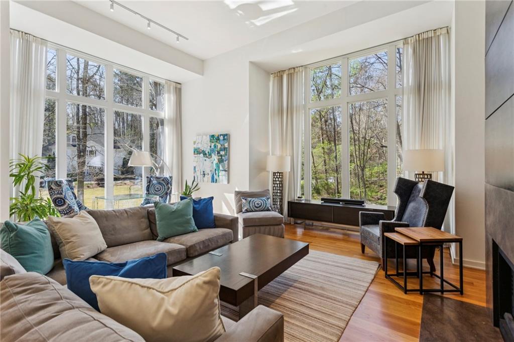 4406 N Elizabeth Lane SE