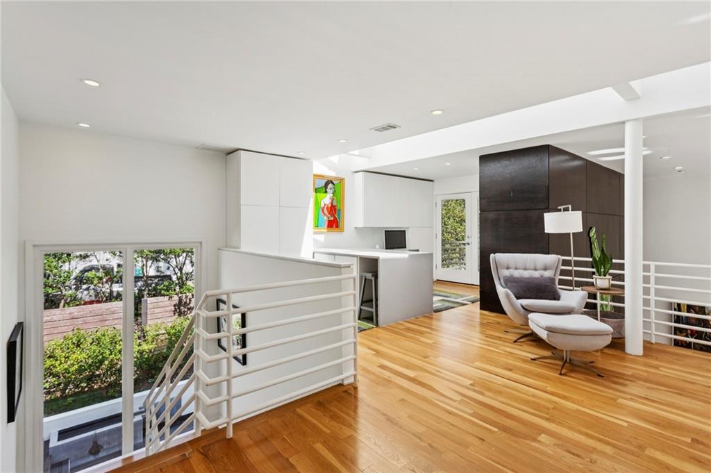 4406 N Elizabeth Lane SE