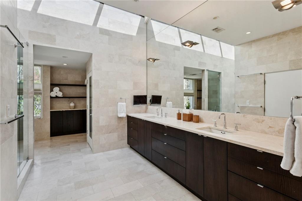 4406 N Elizabeth Lane SE