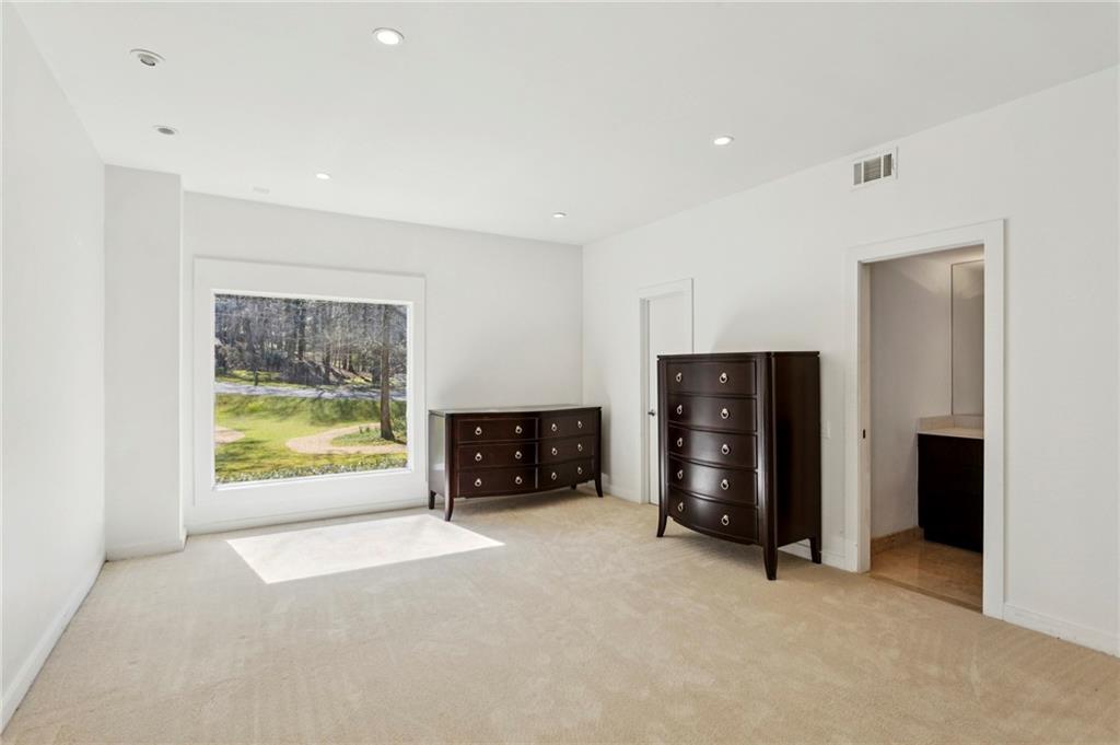 4406 N Elizabeth Lane SE