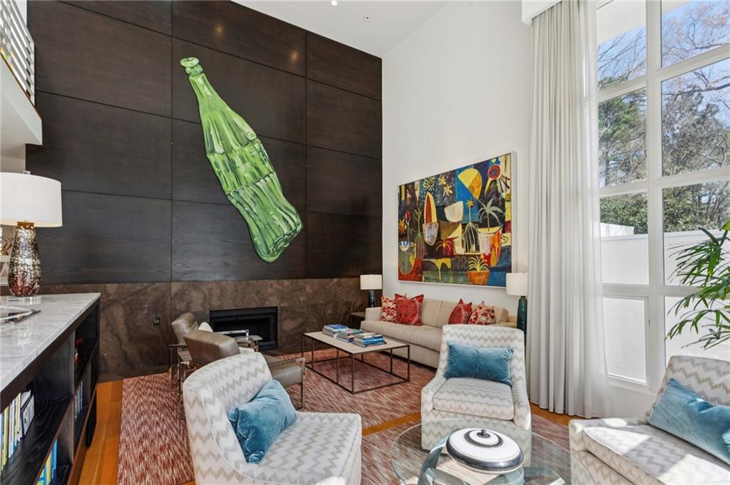 4406 N Elizabeth Lane SE