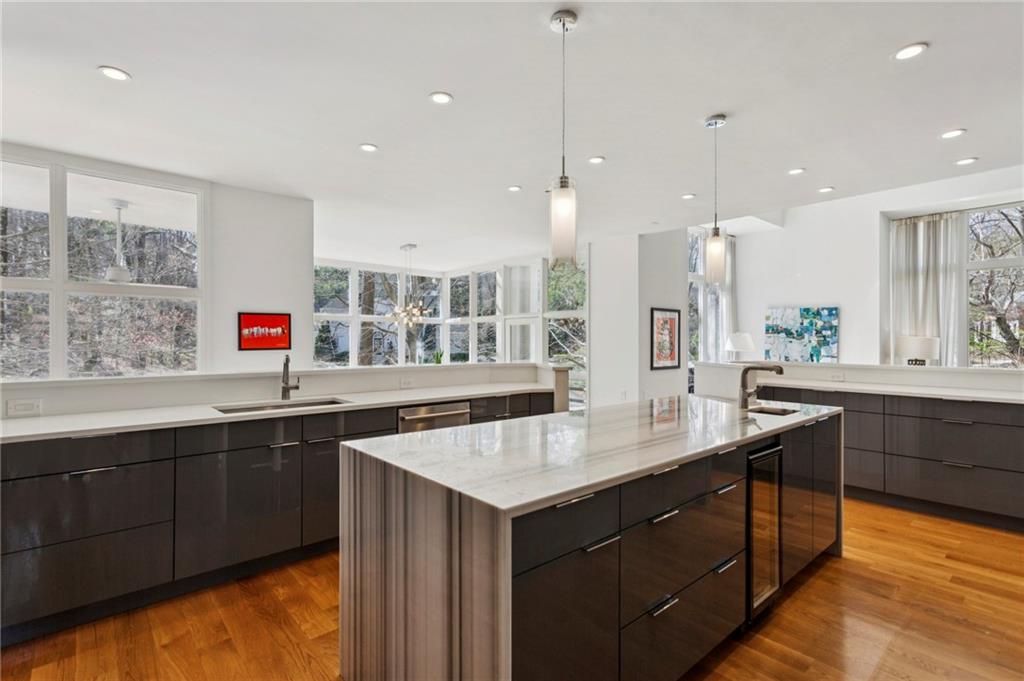 4406 N Elizabeth Lane SE