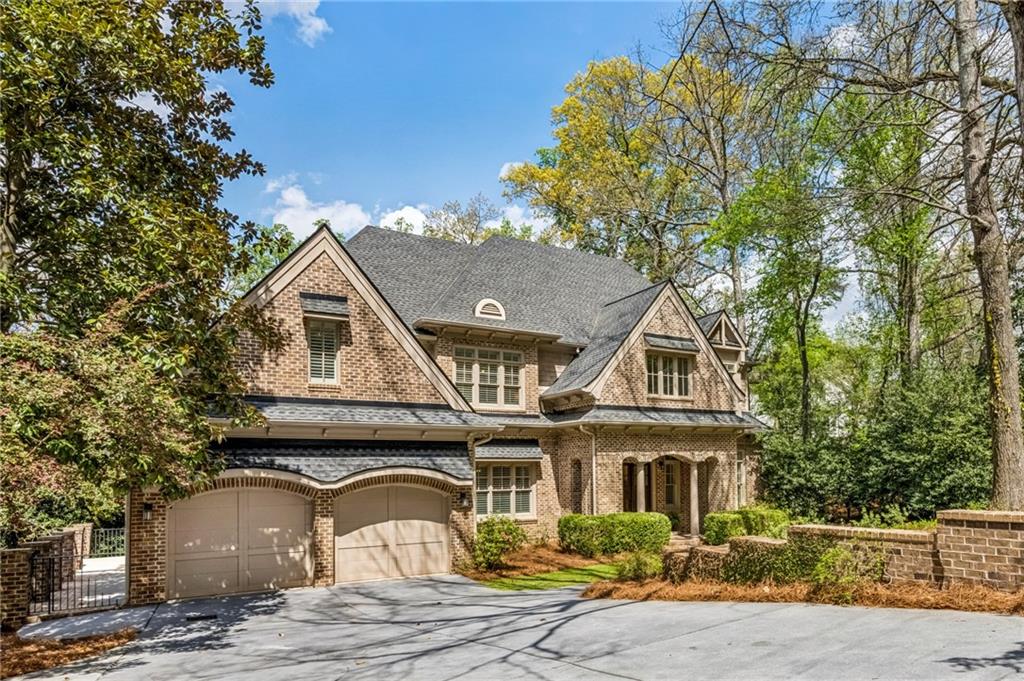 2960 Castlewood Drive NW