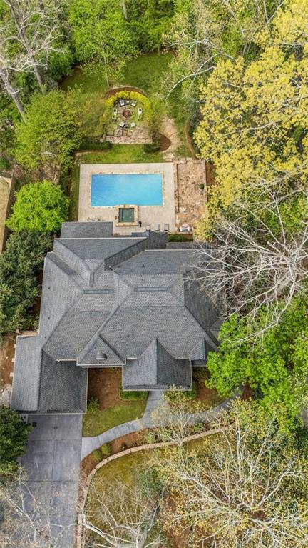 2960 Castlewood Drive NW