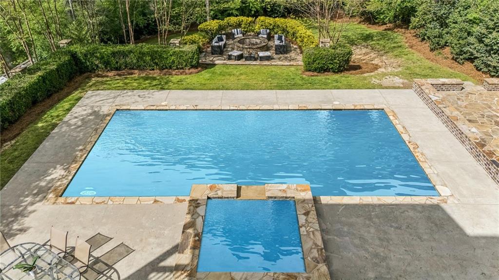 2960 Castlewood Drive NW