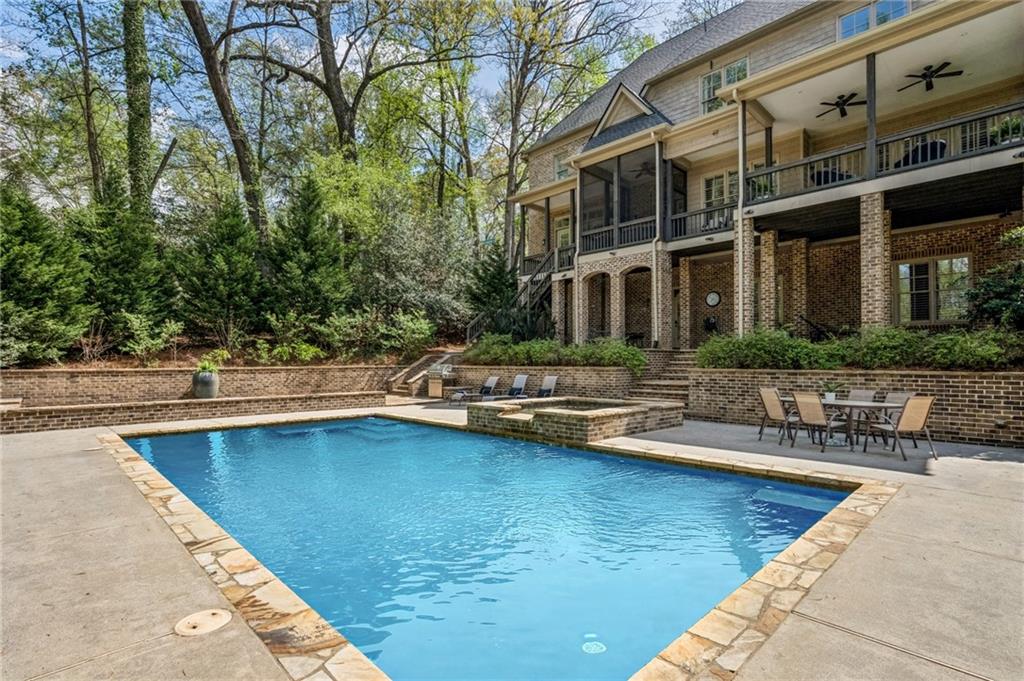 2960 Castlewood Drive NW