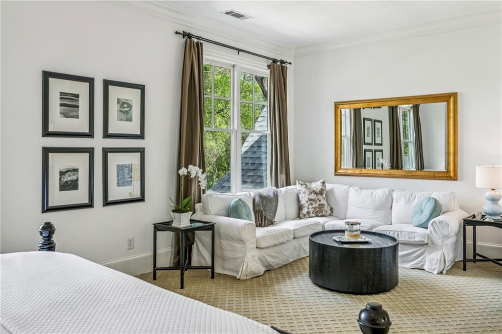 2960 Castlewood Drive NW