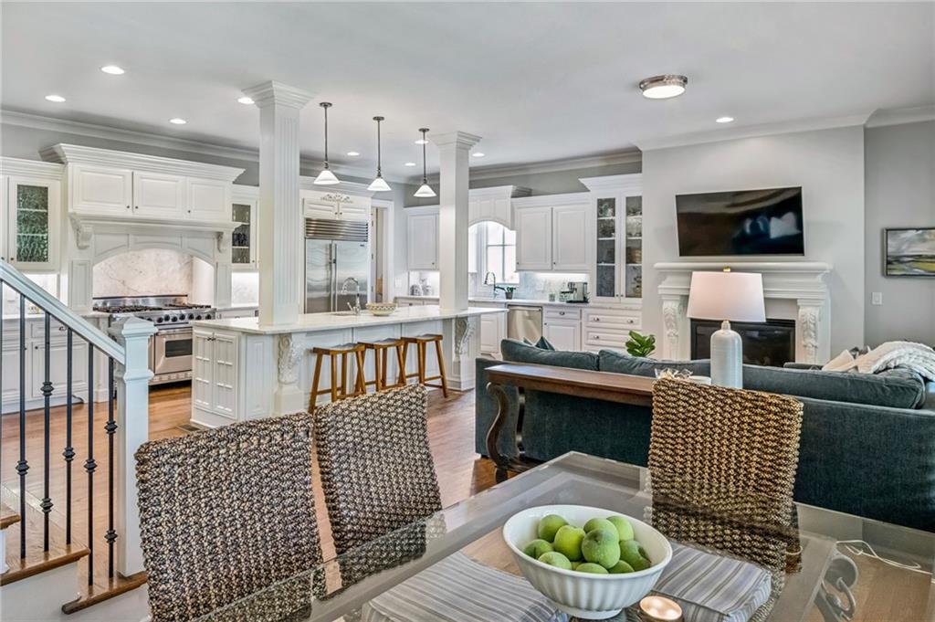 2960 Castlewood Drive NW