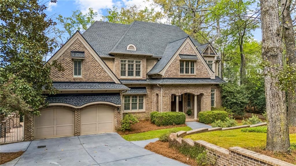 2960 Castlewood Drive NW