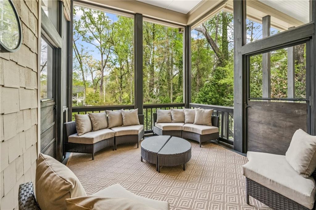 2960 Castlewood Drive NW