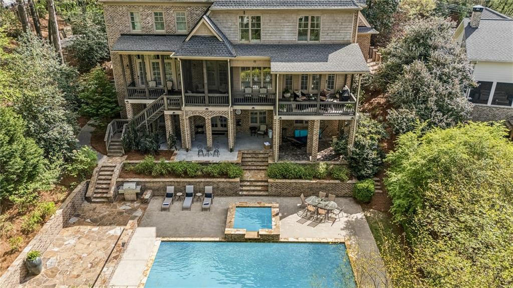 2960 Castlewood Drive NW