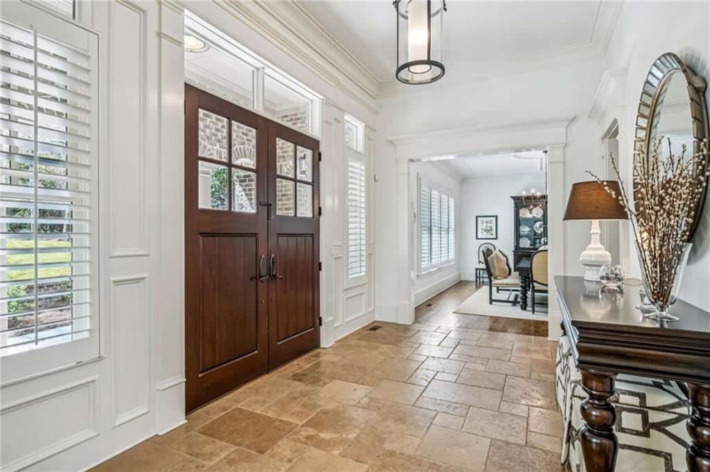 2960 Castlewood Drive NW