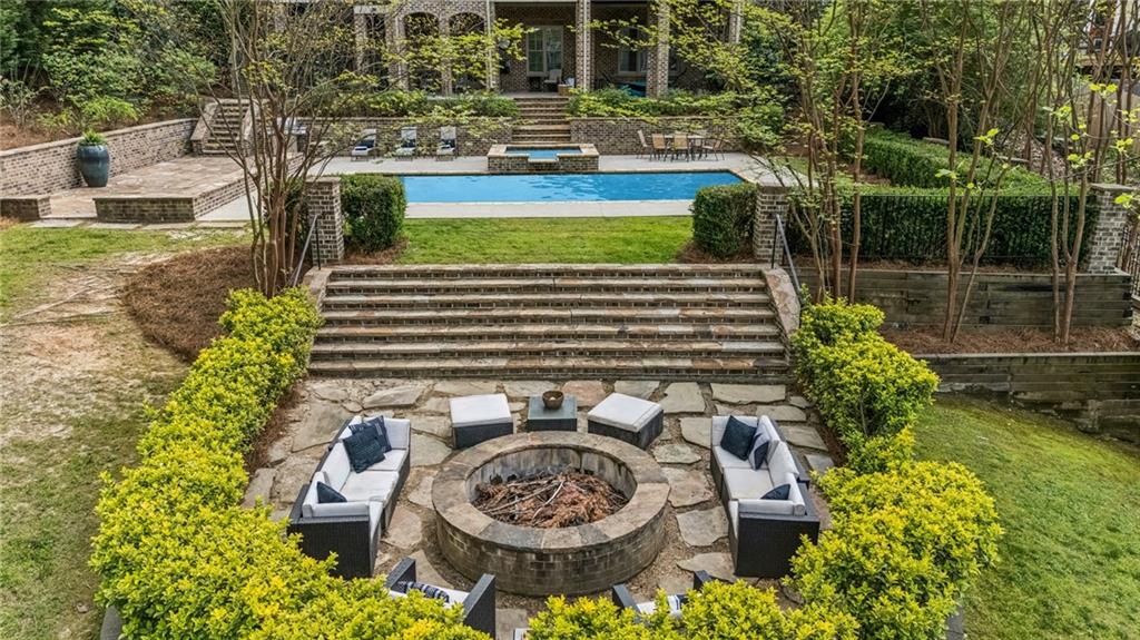 2960 Castlewood Drive NW