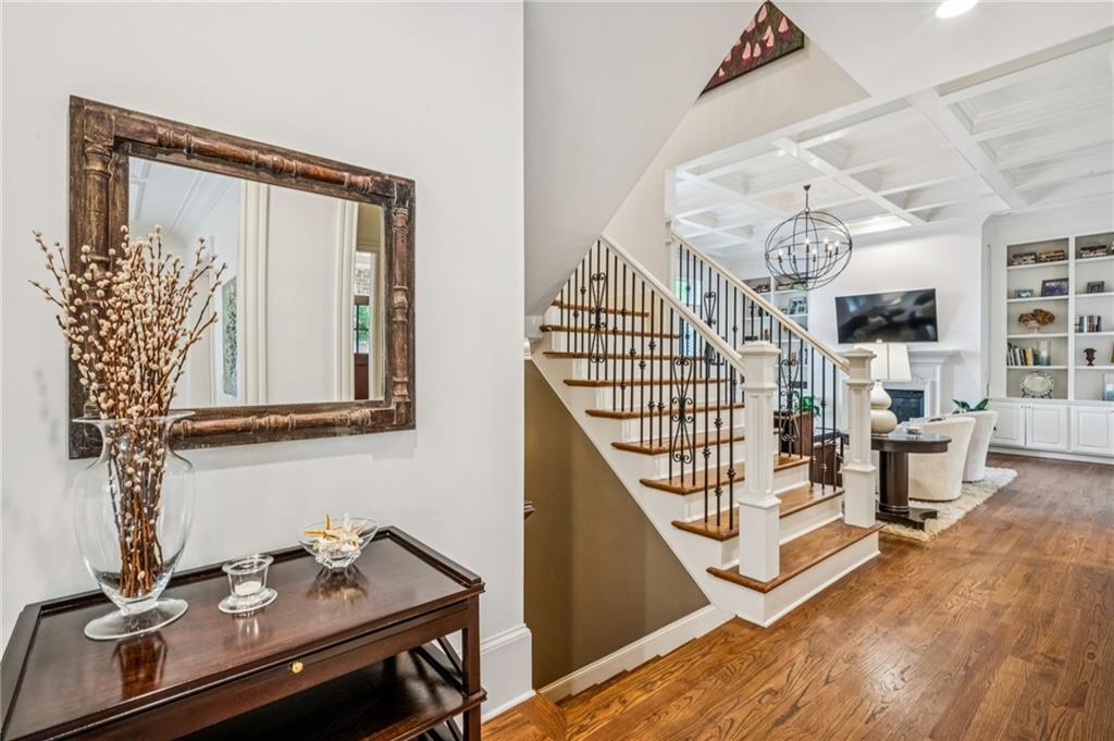 2960 Castlewood Drive NW