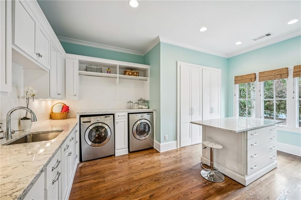 2960 Castlewood Drive NW