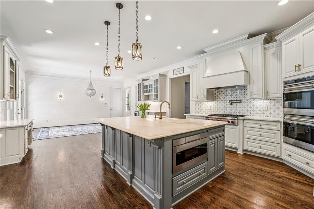 5206 Creek Walk Circle