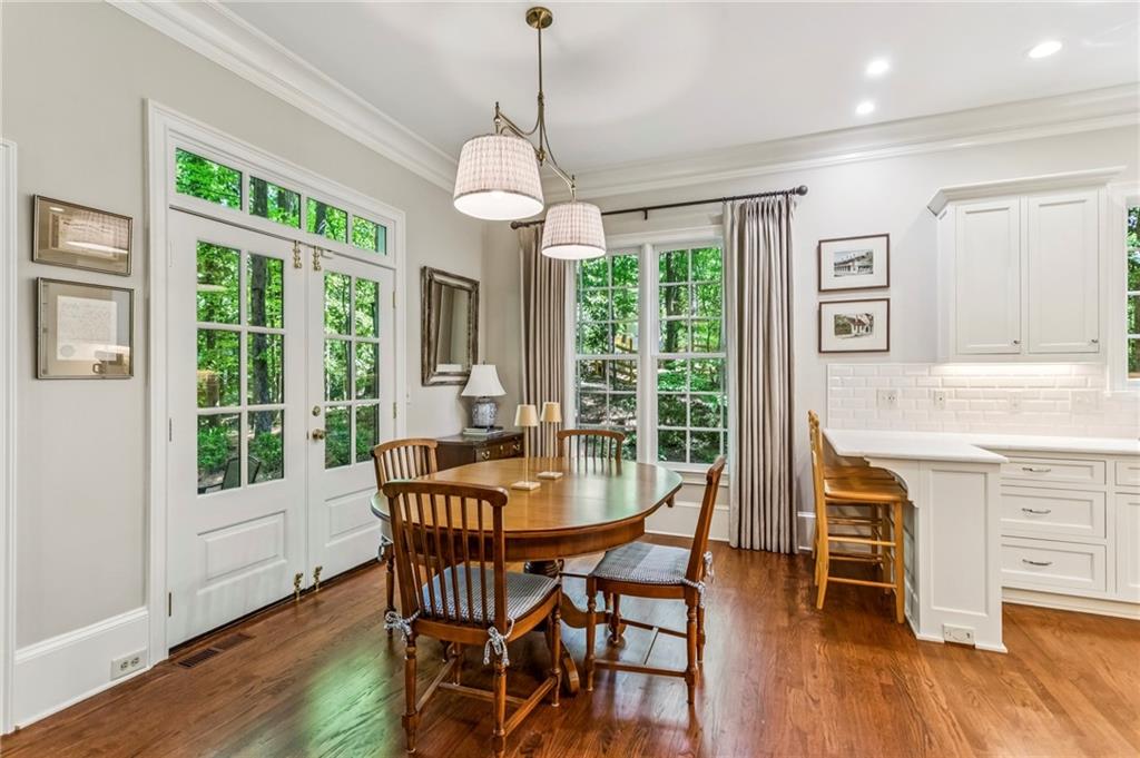 10 Albemarle Drive NW