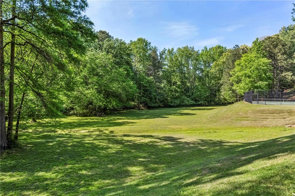 10 Albemarle Drive NW