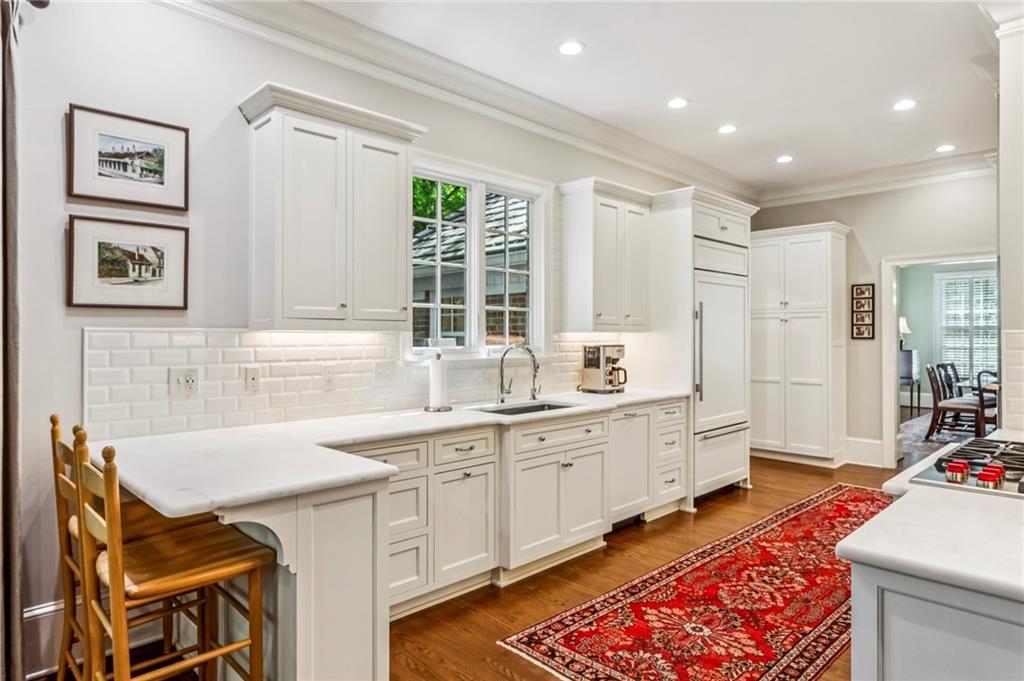 10 Albemarle Drive NW