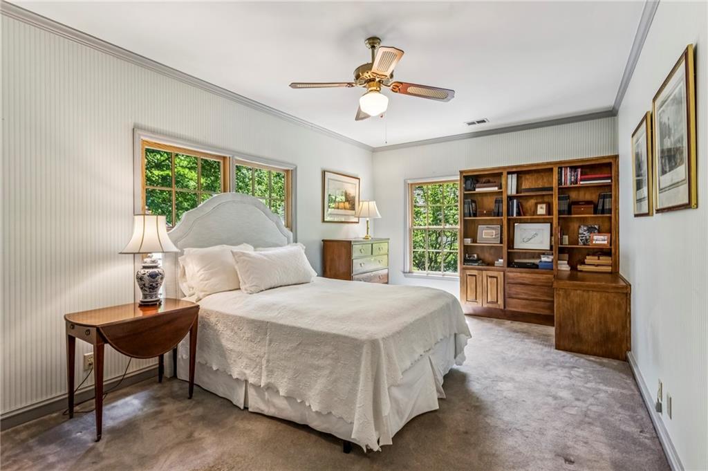 10 Albemarle Drive NW