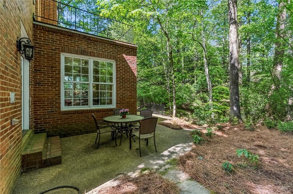 10 Albemarle Drive NW