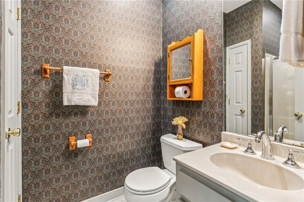 10 Albemarle Drive NW