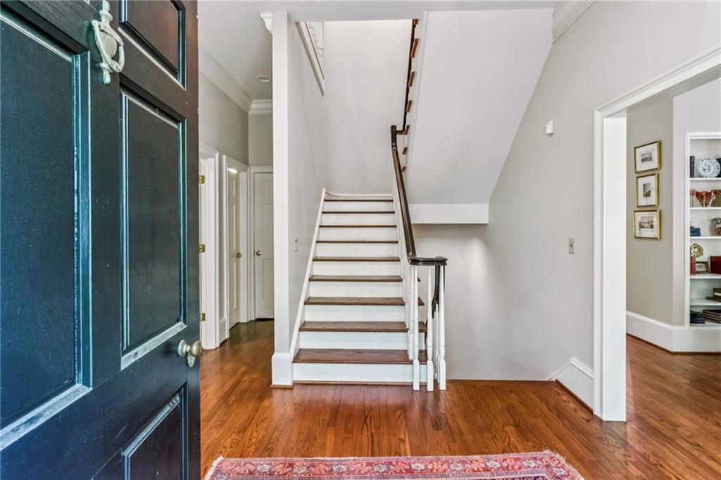 10 Albemarle Drive NW