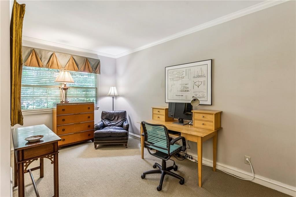 10 Albemarle Drive NW