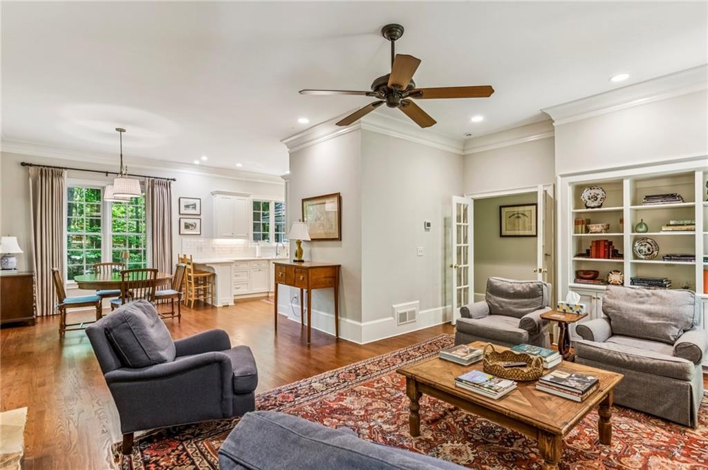 10 Albemarle Drive NW