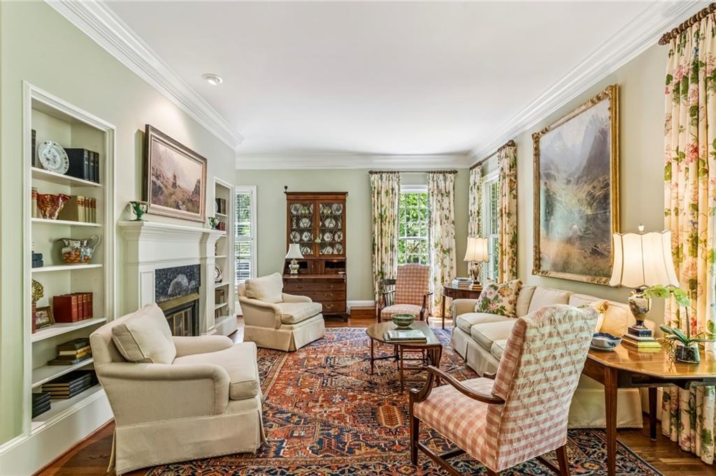 10 Albemarle Drive NW