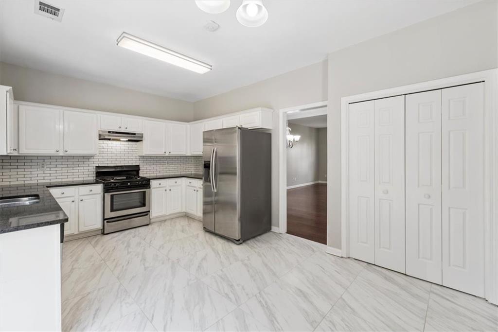 455 Chippenham Court