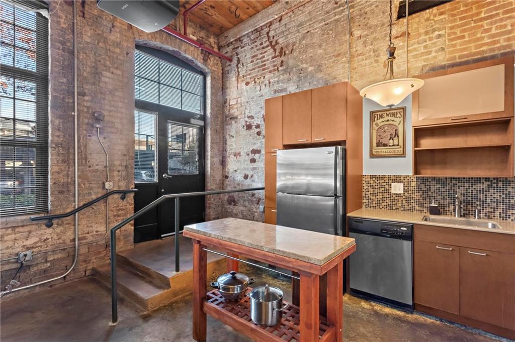 170 Boulevard SE Unit F109