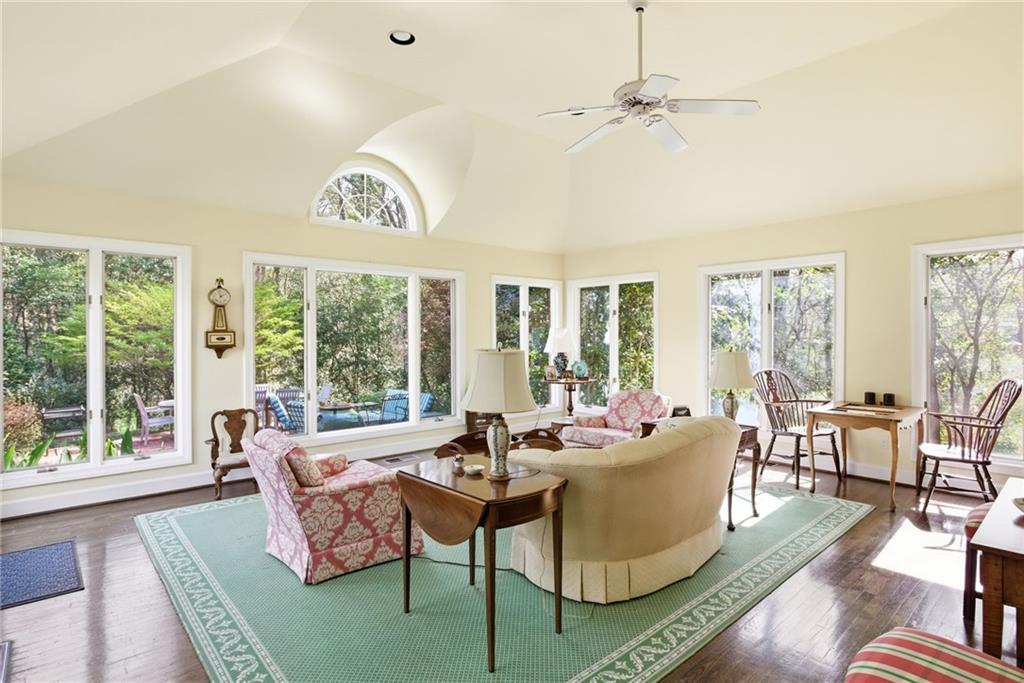 6225 Old Hickory Point
