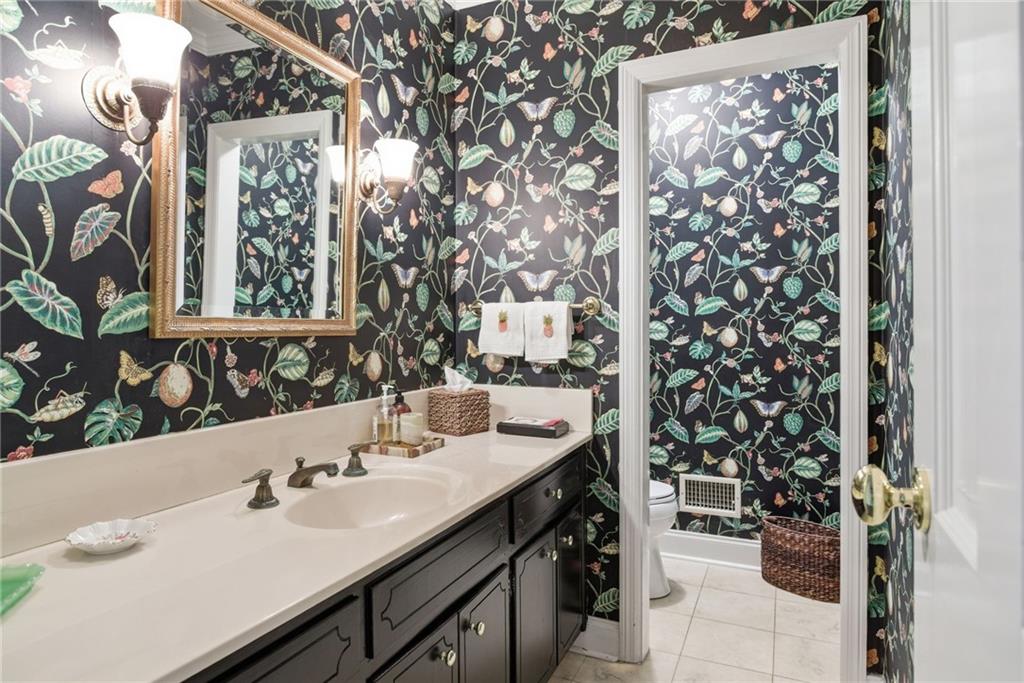 6225 Old Hickory Point