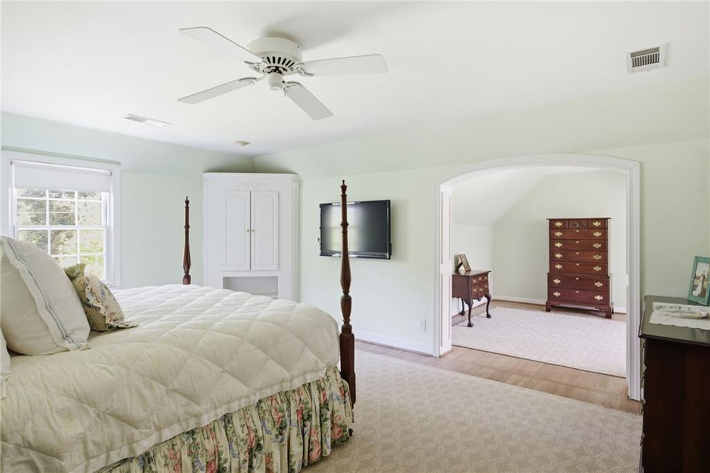 6225 Old Hickory Point