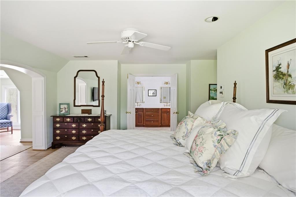 6225 Old Hickory Point