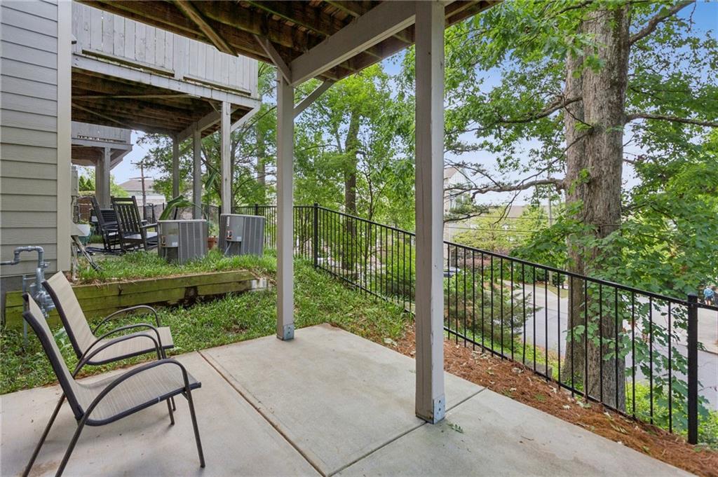 343 Ardmore Court NW